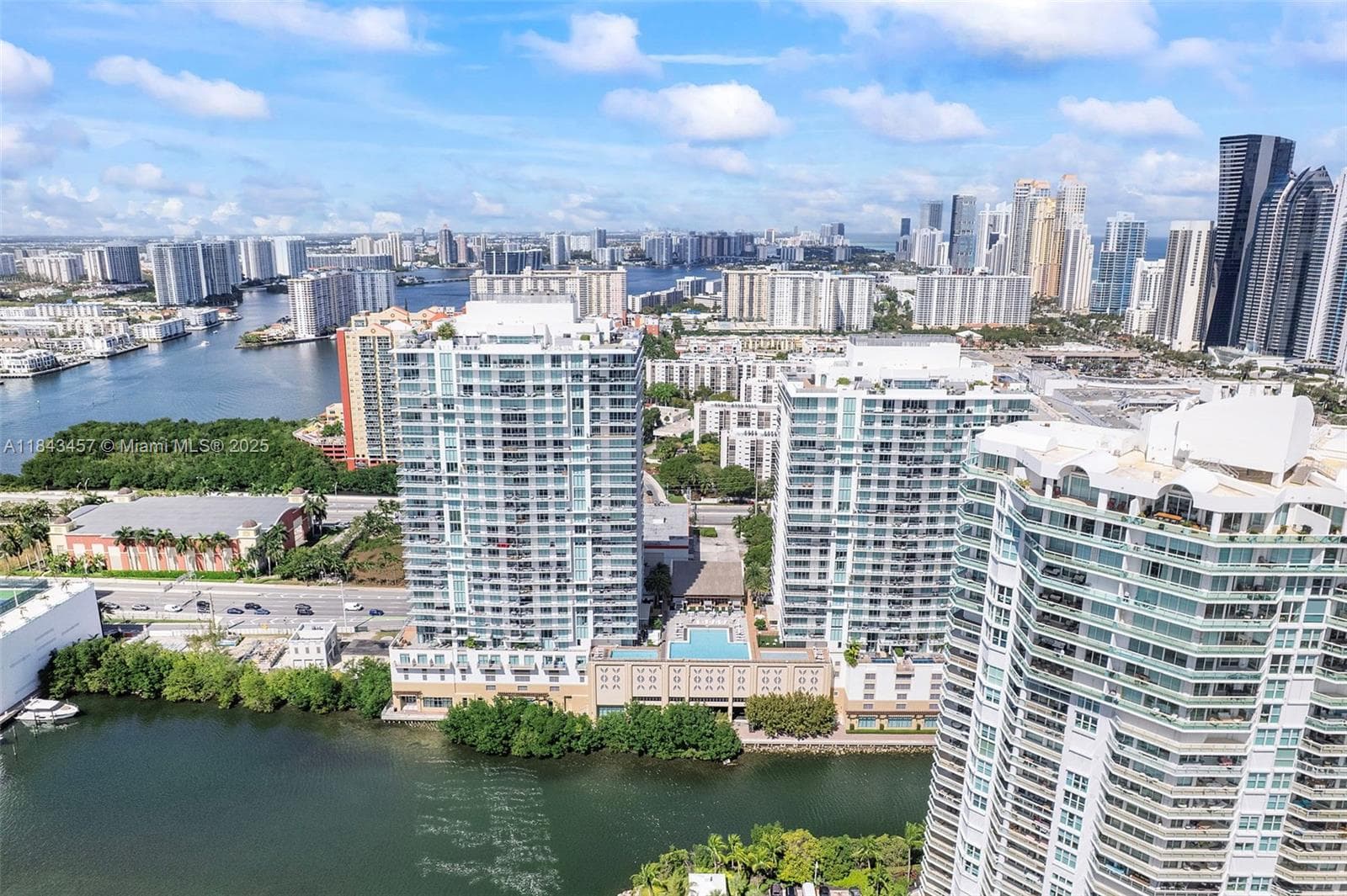 330 Sunny Isles Blvd 5-LPH03 photo 6
