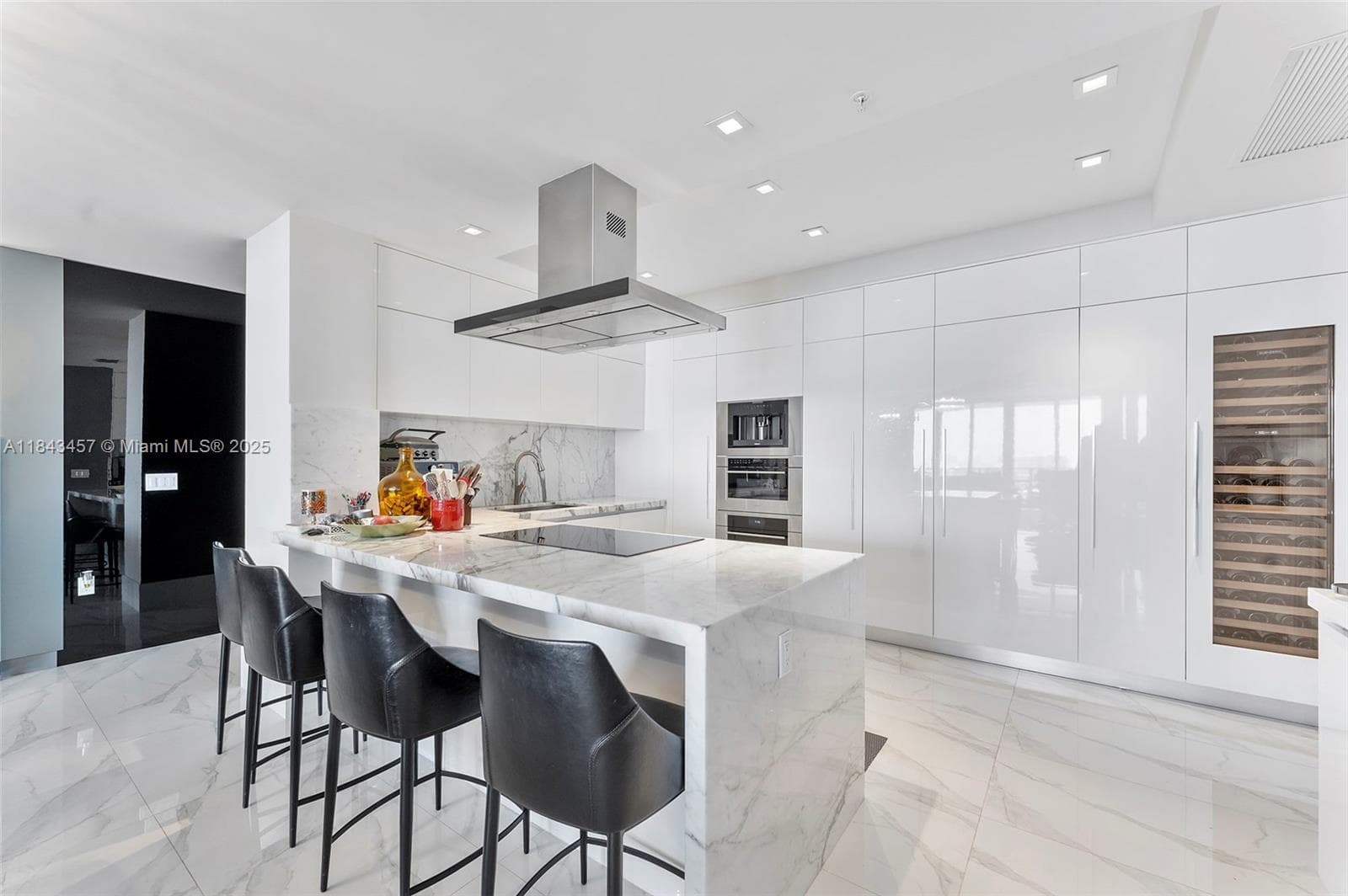 330 Sunny Isles Blvd 5-LPH03 photo 19