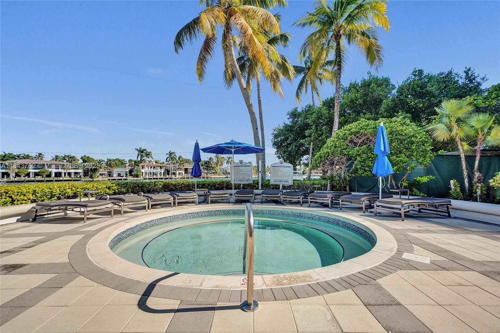 21150 Point Pl 406 photo 7