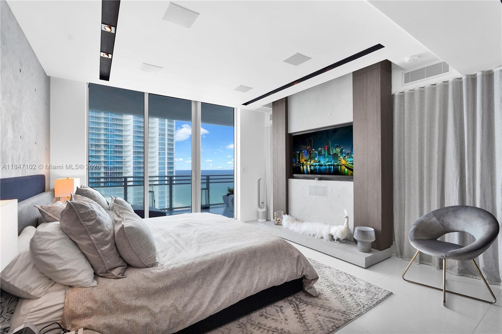 3535 S Ocean Drive 2104 photo 6