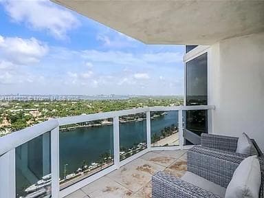 4775 Collins Ave 2105 photo 7