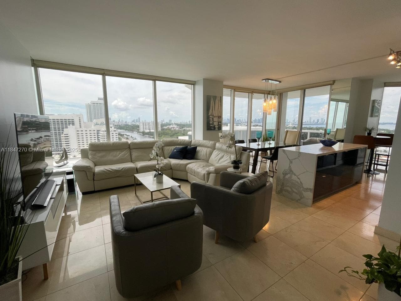 4775 Collins Ave 2105 photo 18