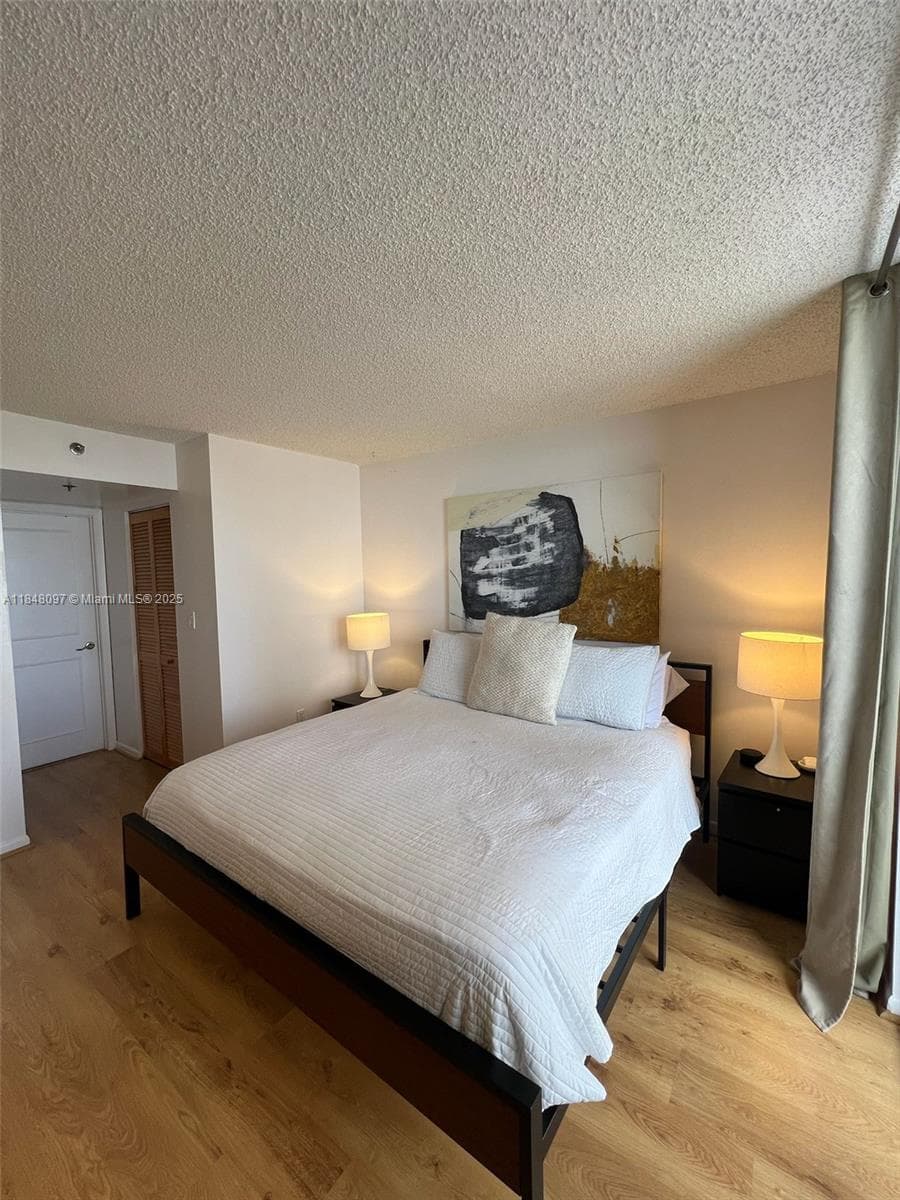 540 Brickell Key Dr 1524 photo 16