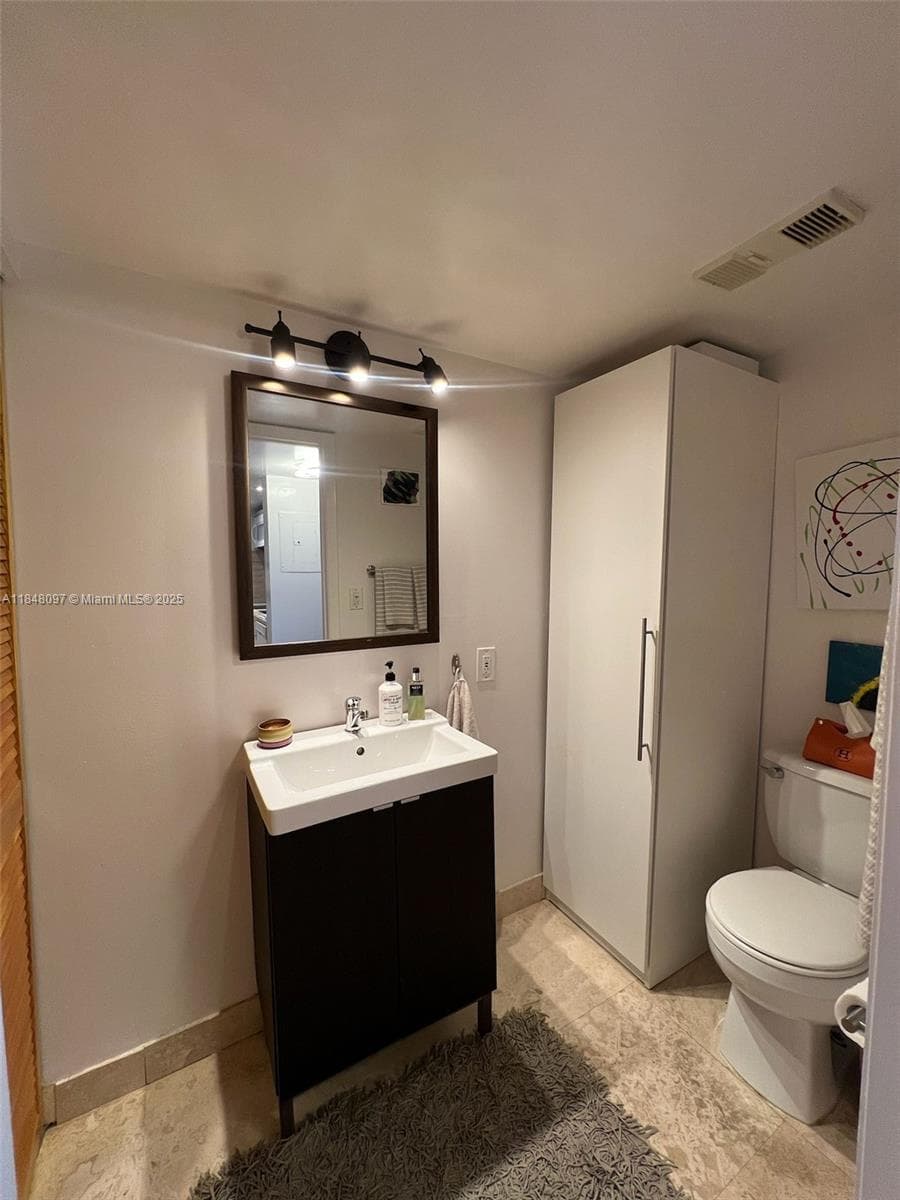 540 Brickell Key Dr 1524 photo 14