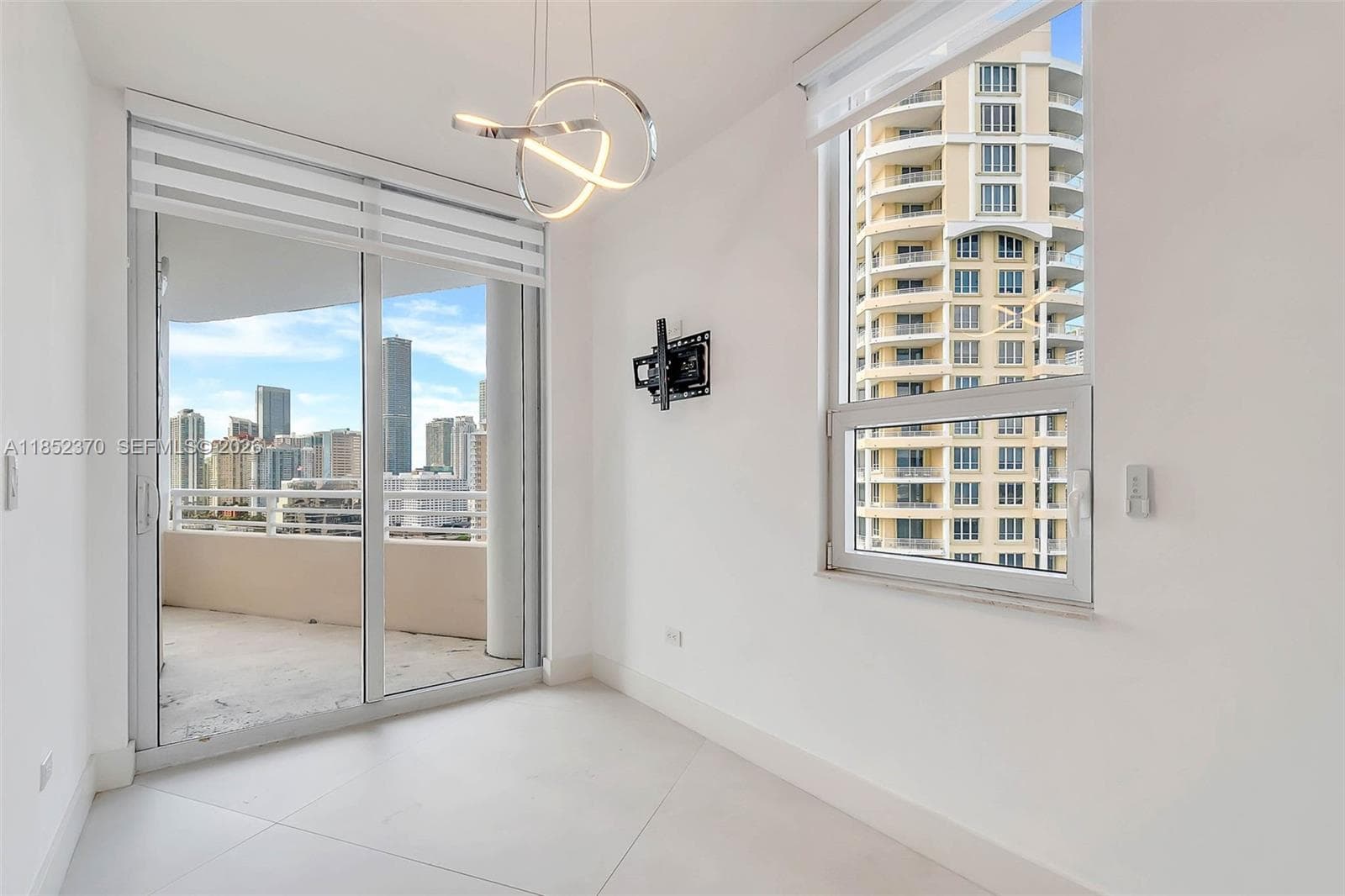 848 Brickell Key Dr 1906 photo 13