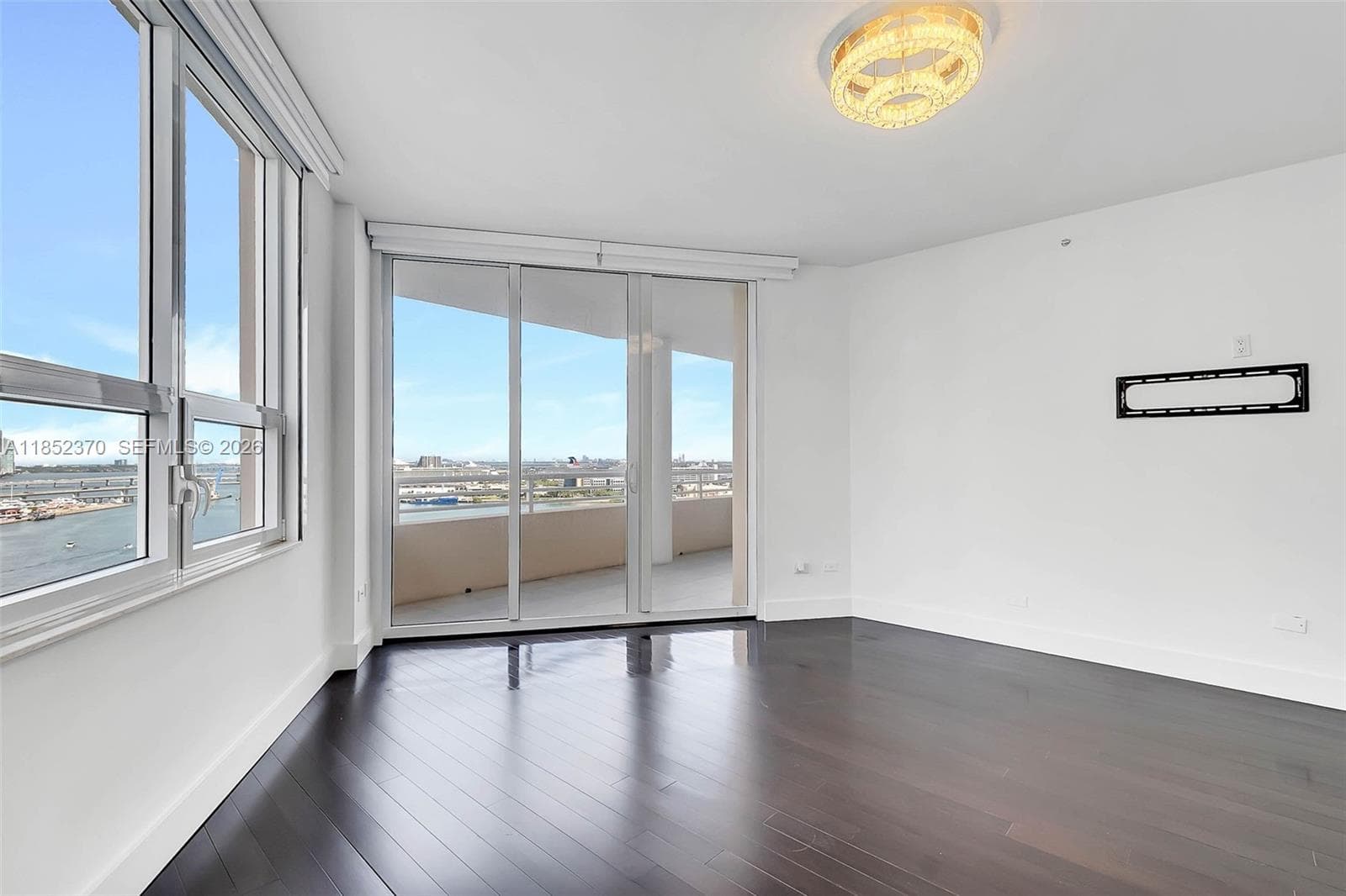 848 Brickell Key Dr 1906 photo 16