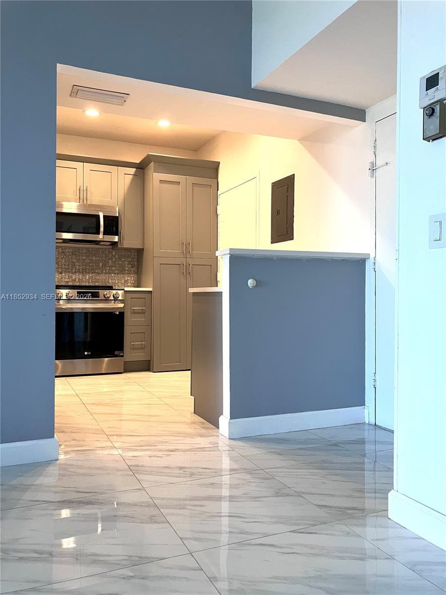 2000 S Ocean Blvd 16N photo 5