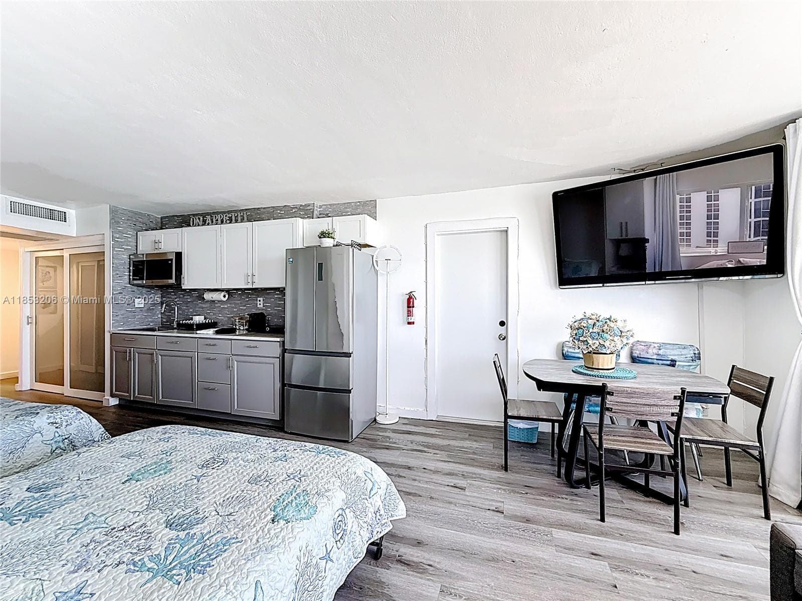 19201 Collins Ave 610 photo 20