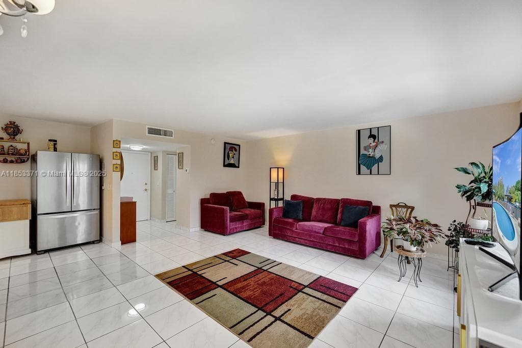 200 Diplomat Pkwy 423 photo 17