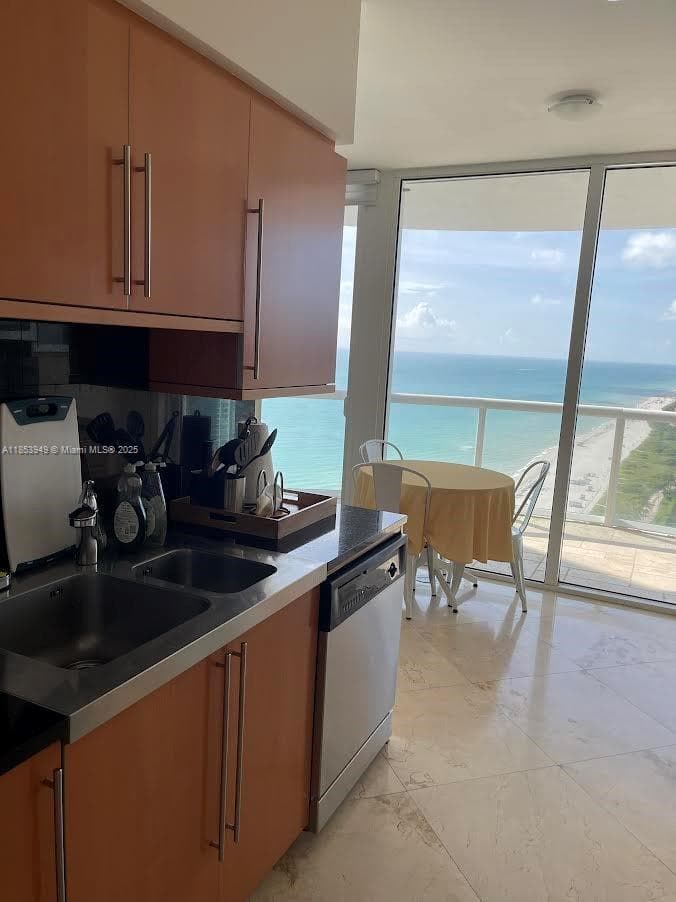 6365 Collins Ave 3404 photo 1