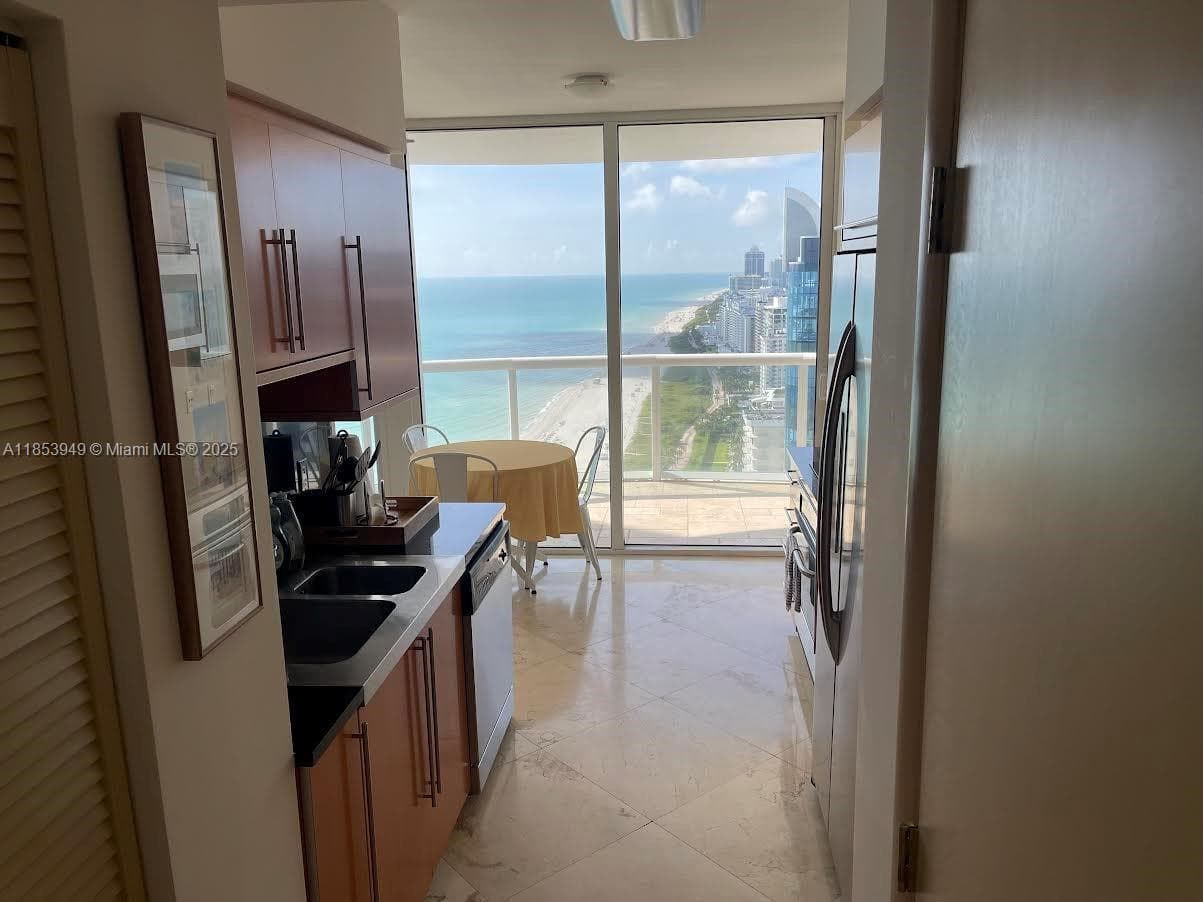 6365 Collins Ave 3404 photo 8