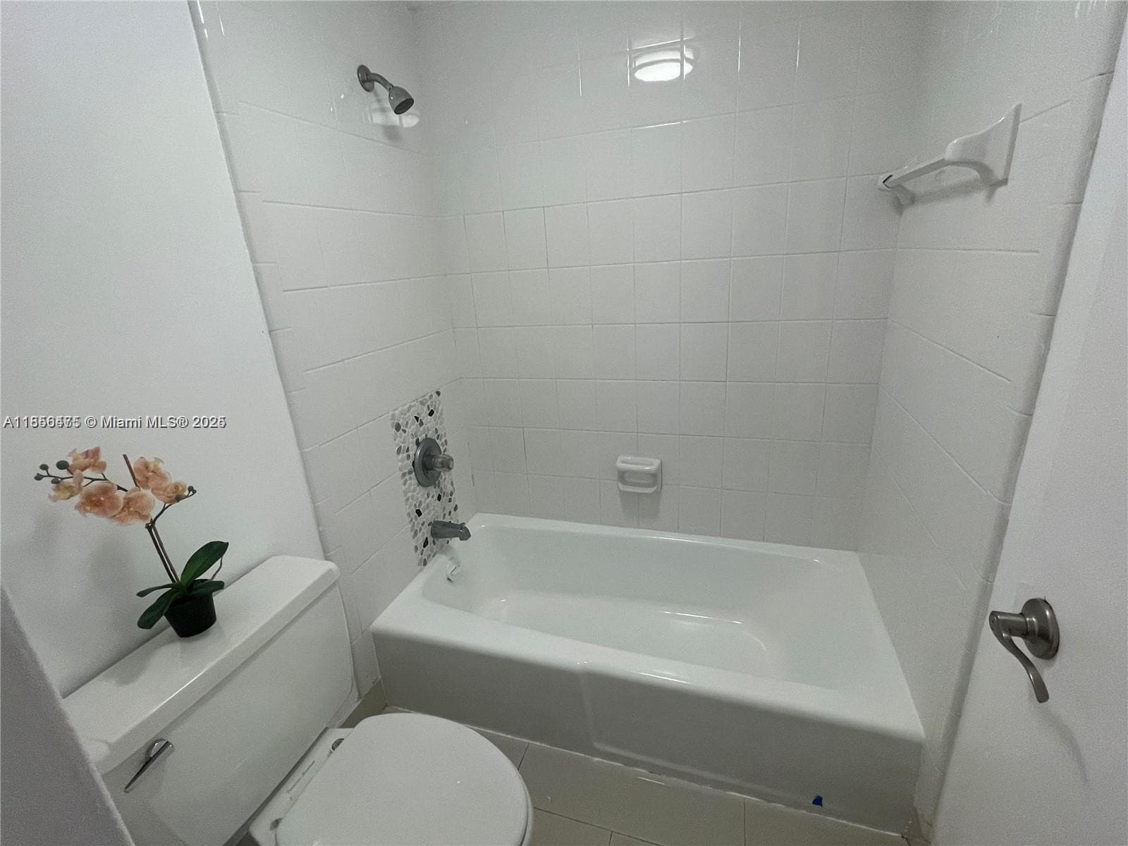 2899 Collins Ave 1420 photo 9