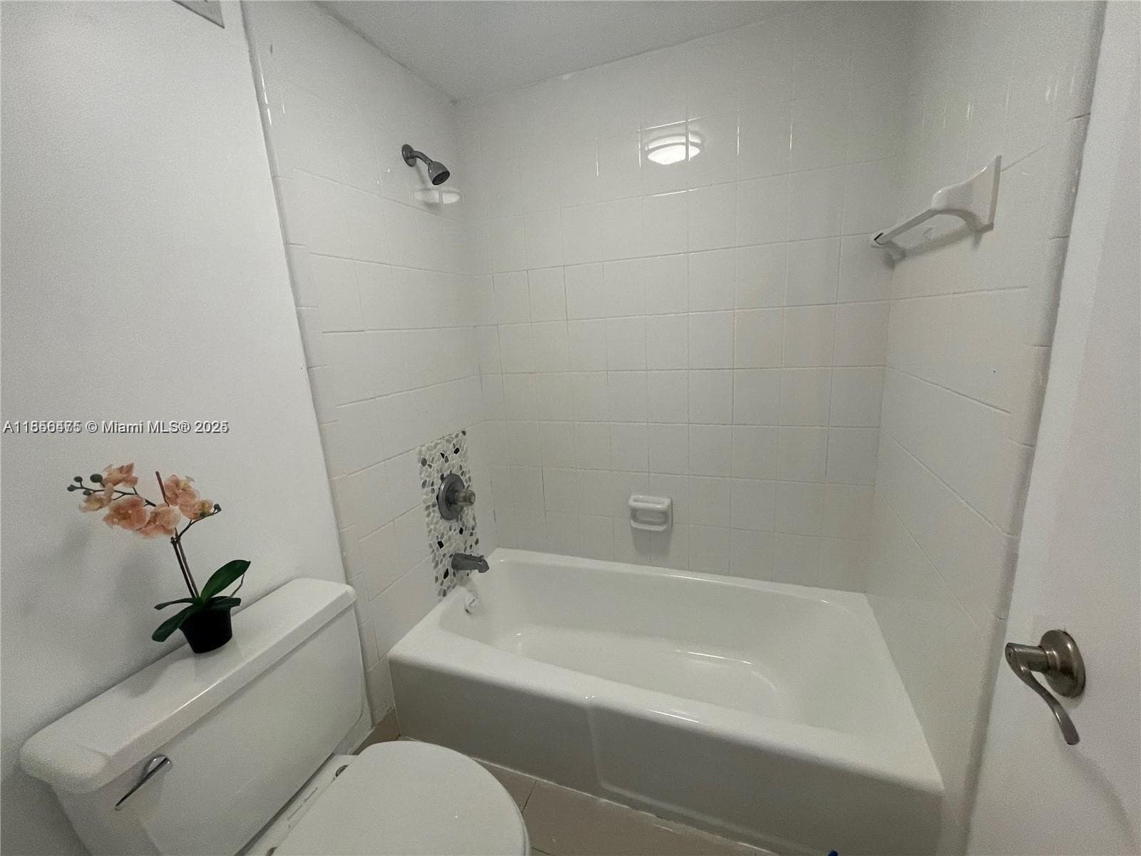 2899 Collins Ave 1420 photo 11