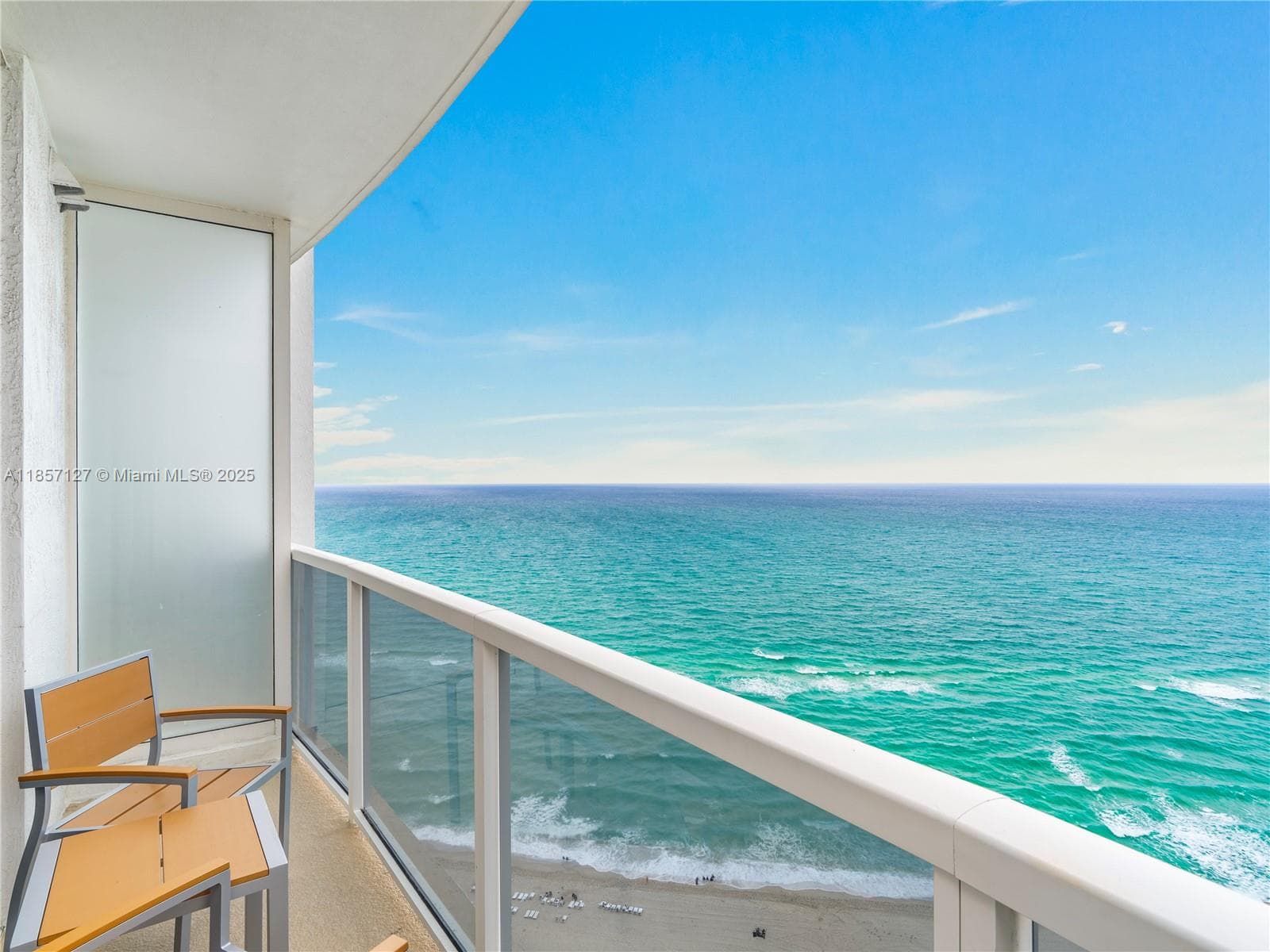 18001 Collins Ave 811 photo 2