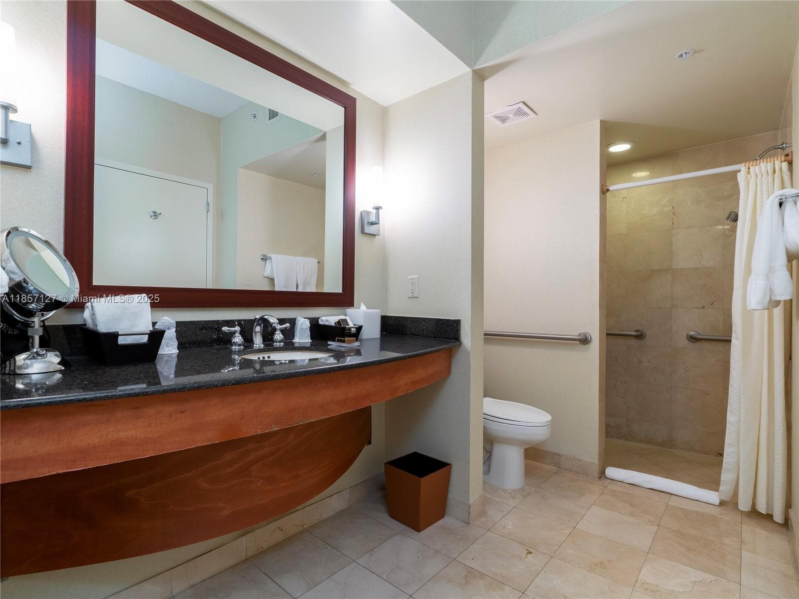 18001 Collins Ave 811 photo 9