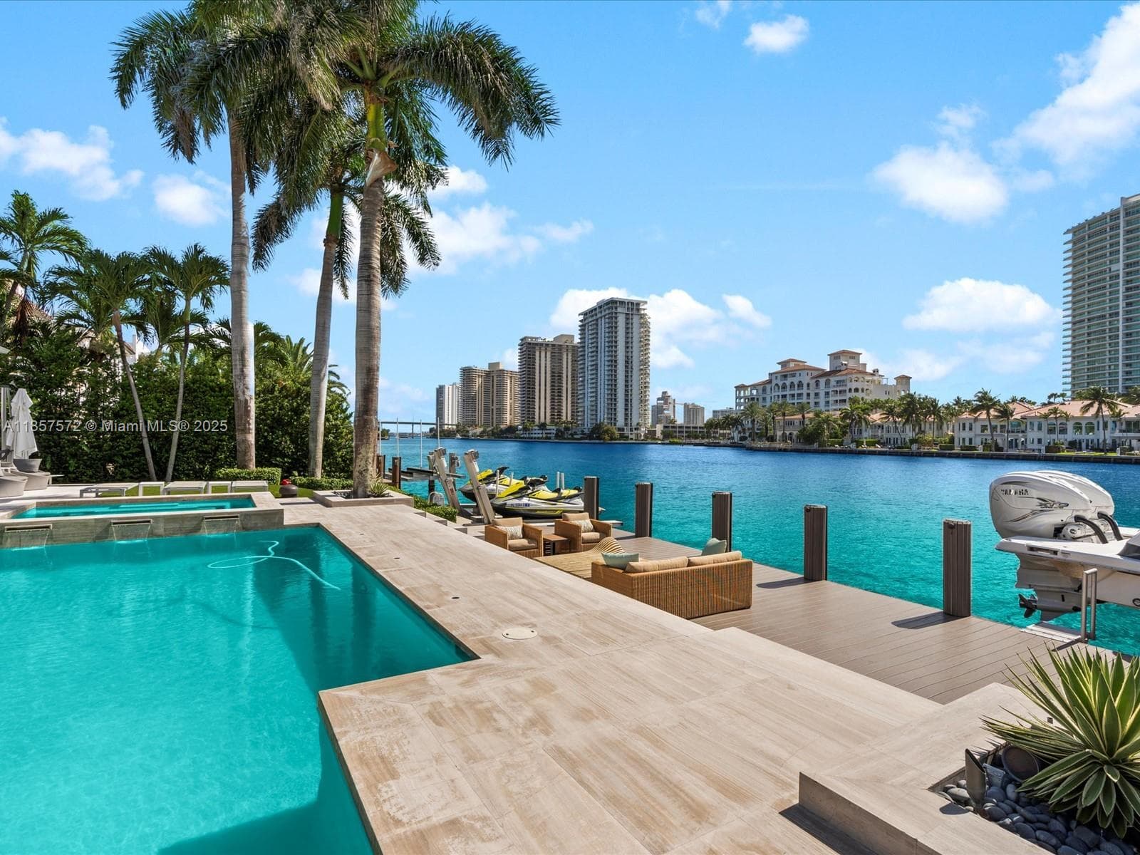 224 S ISLAND photo 18