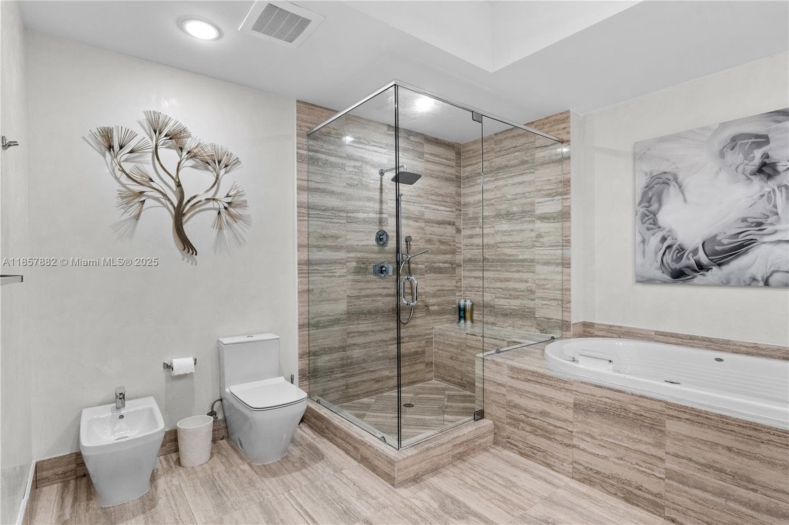 16001 Collins Ave 907 photo 12