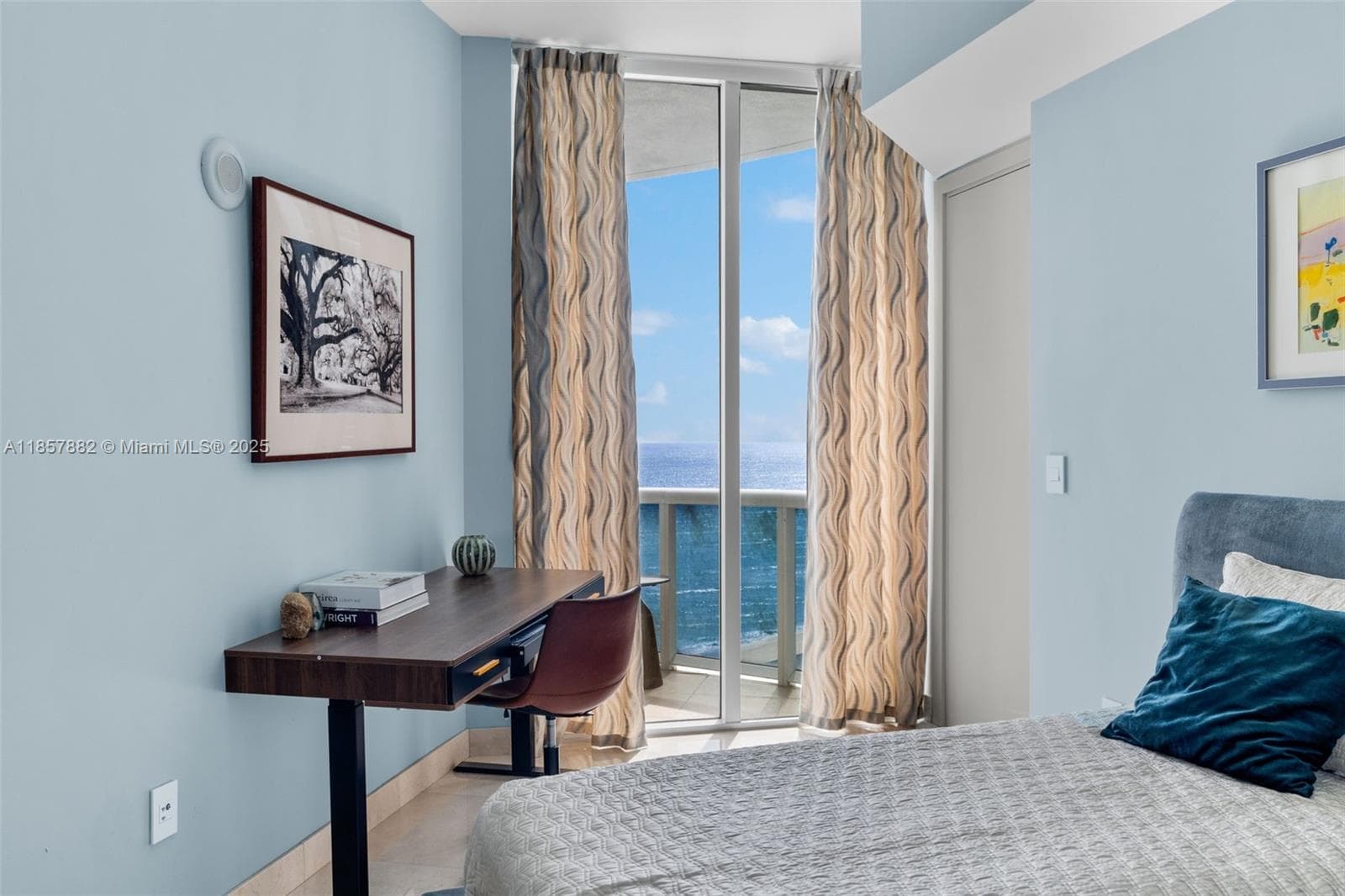 16001 Collins Ave 907 photo 19