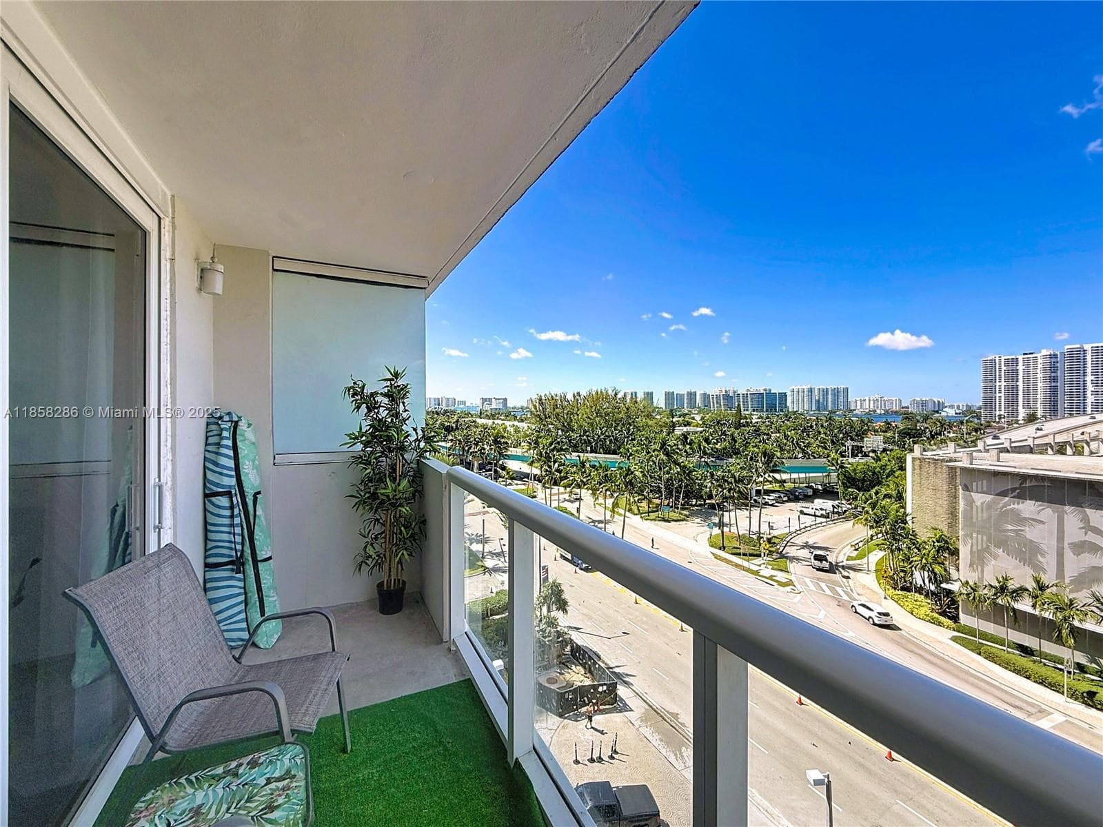 19201 Collins Ave 636 photo 22