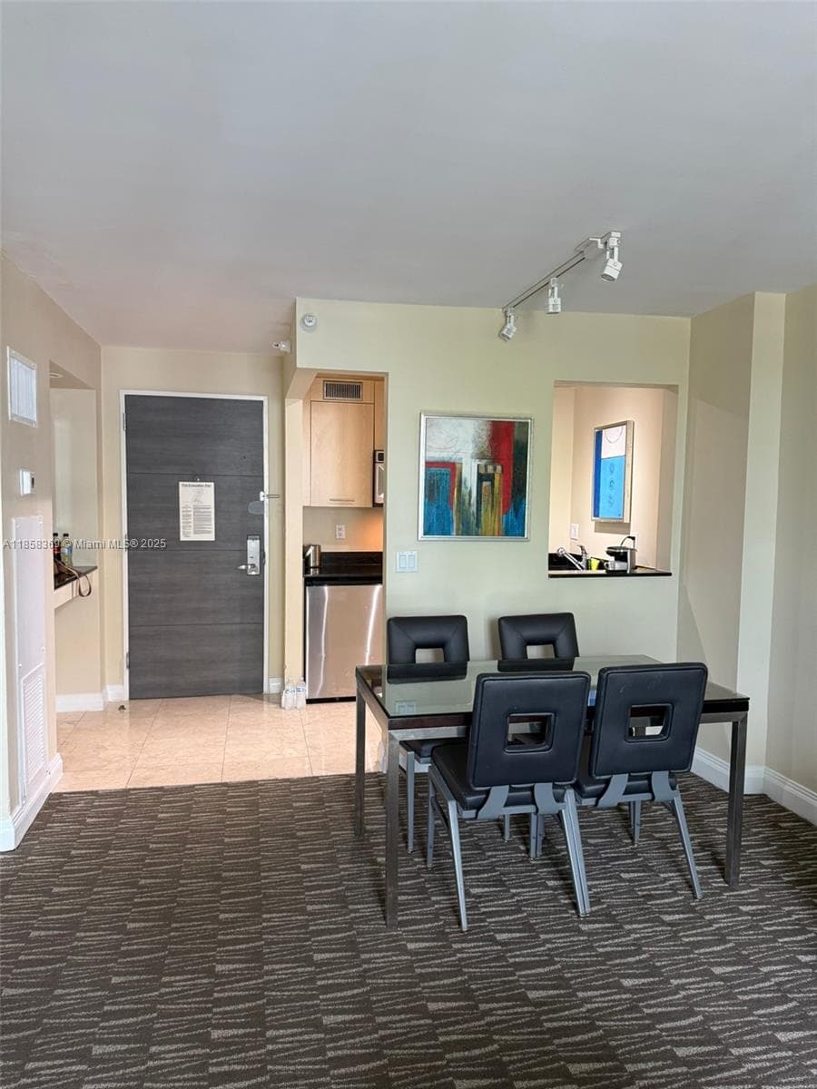 2670 Sunrise Blvd 303 photo 3