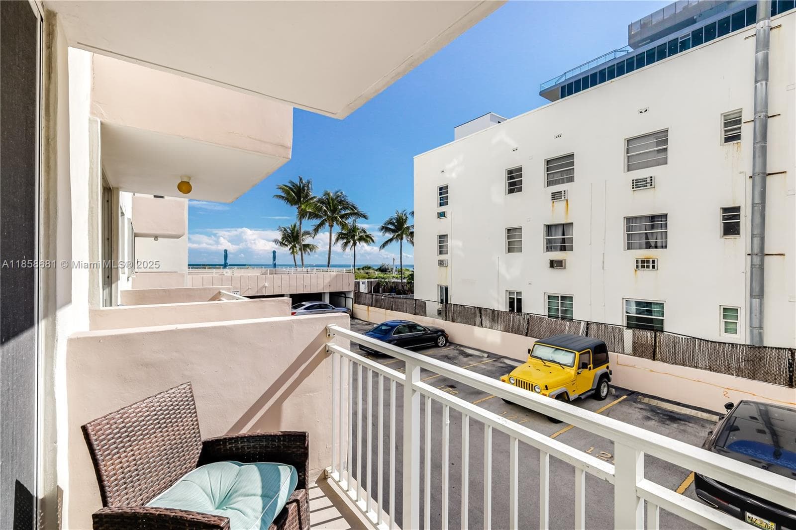 345 Ocean Dr 211 photo 4