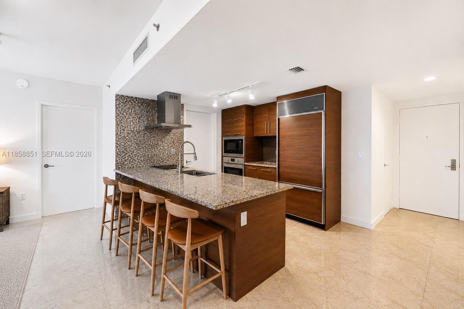 495 Brickell Ave 411 photo 8