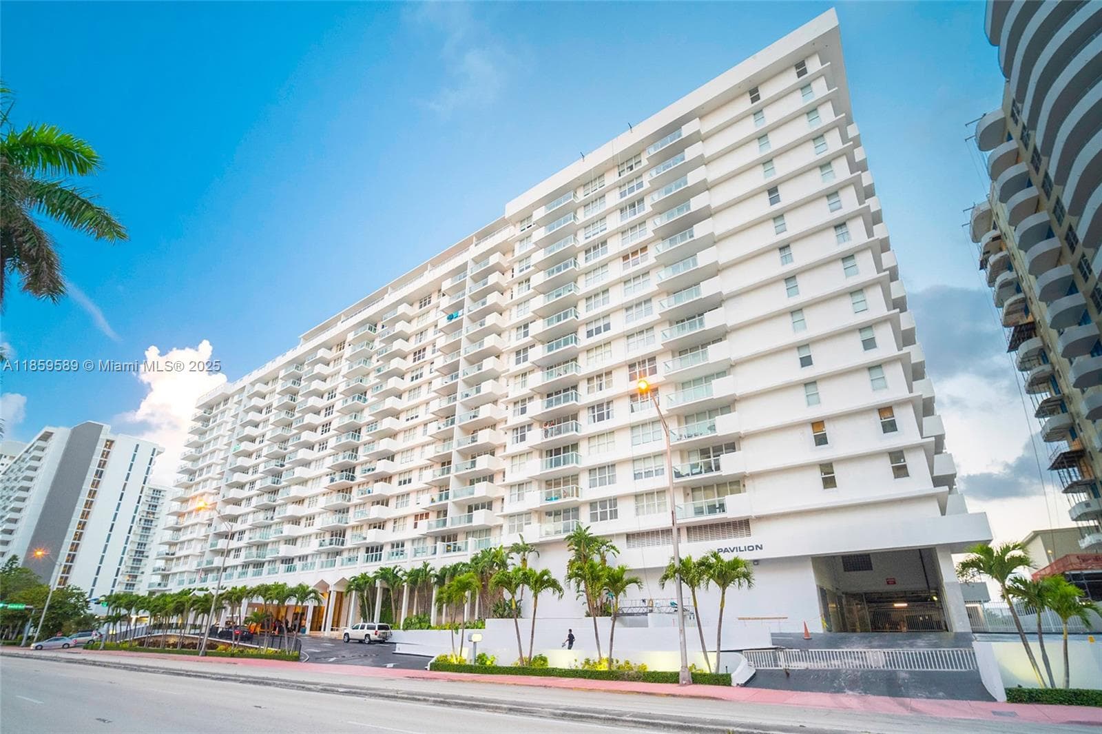 5601 Collins Ave 1204 photo 17
