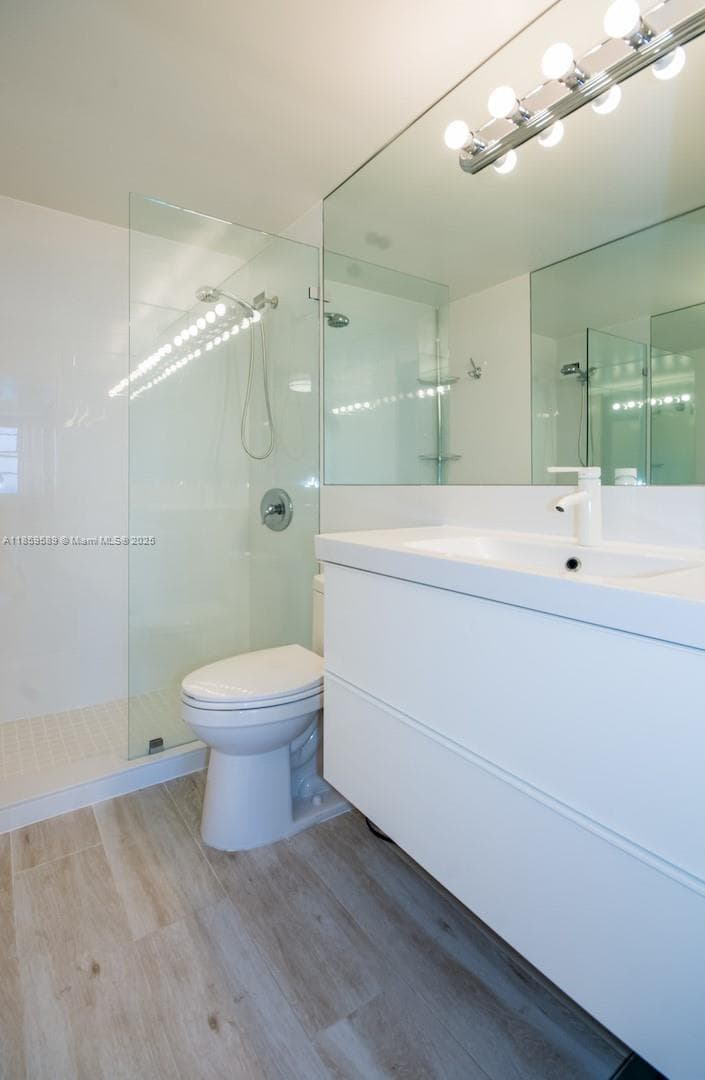 5601 Collins Ave 1204 photo 16