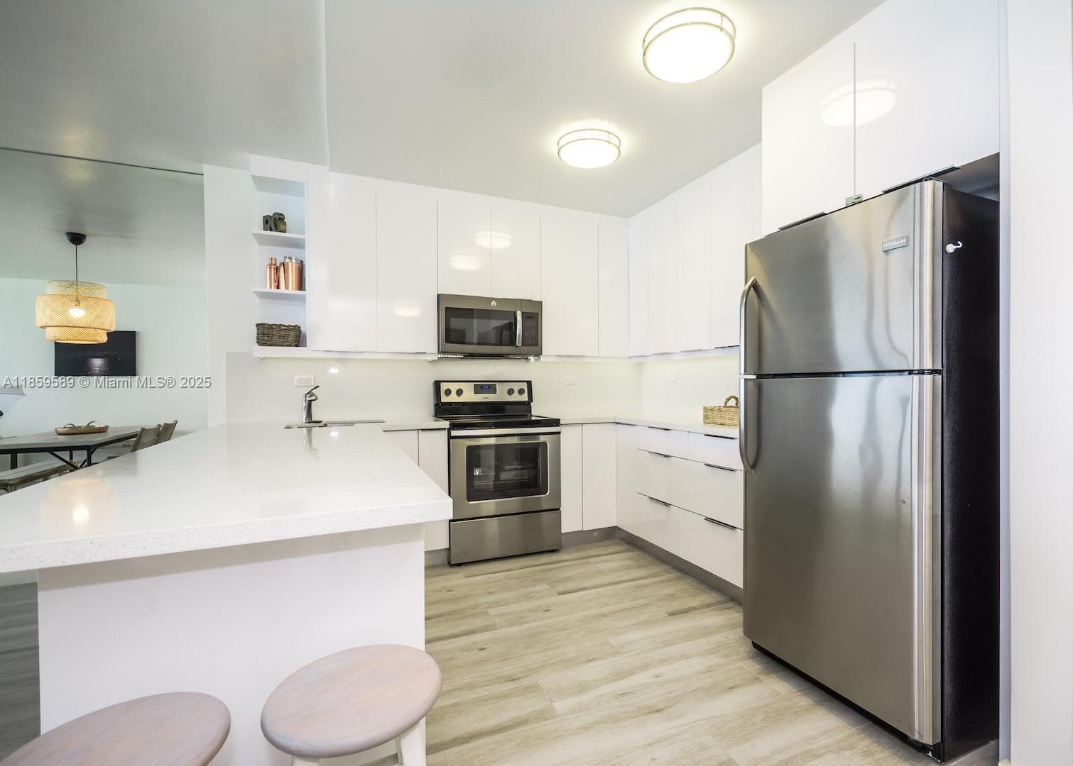 5601 Collins Ave 1204 photo 10