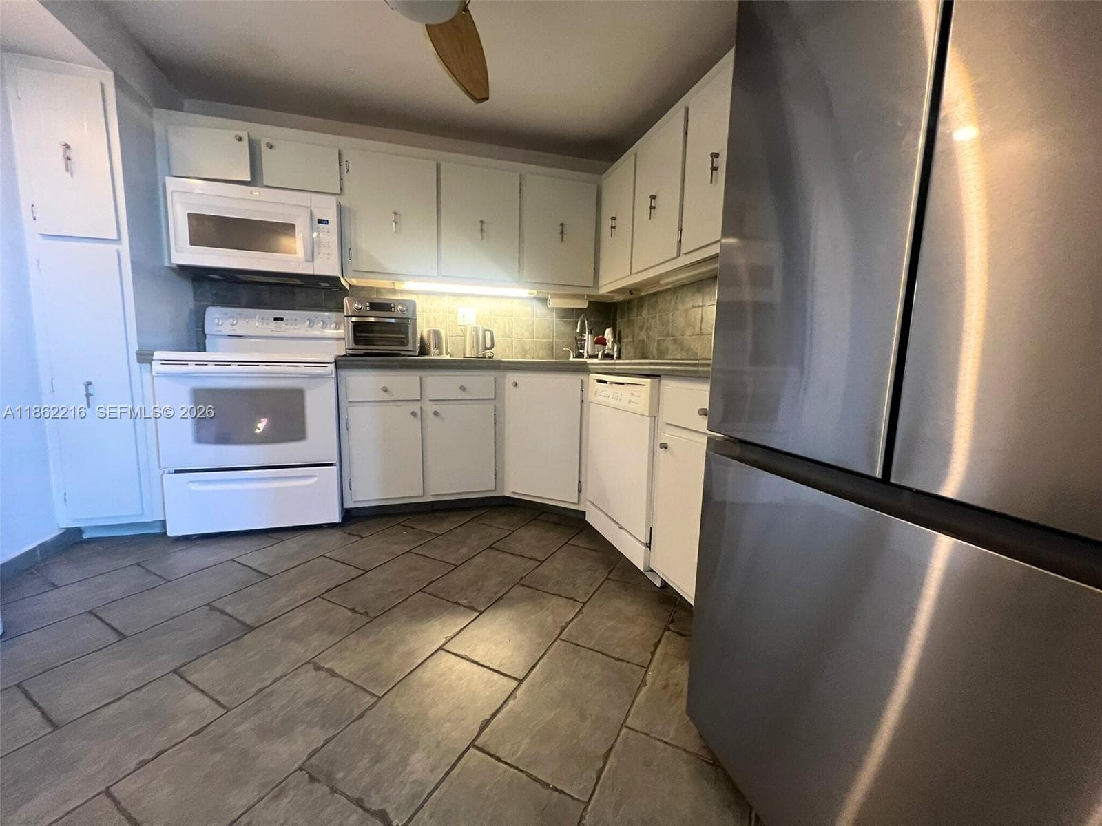 2750 NE 183rd St 2707 photo 23