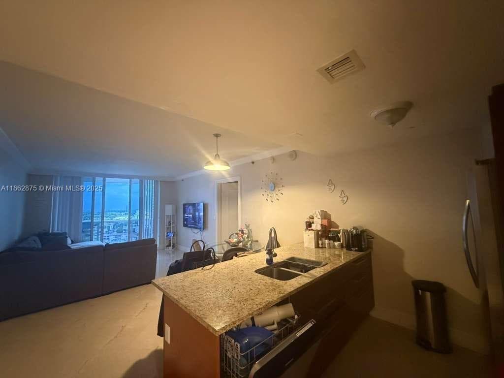 1800 Ocean Dr 1909 photo 6