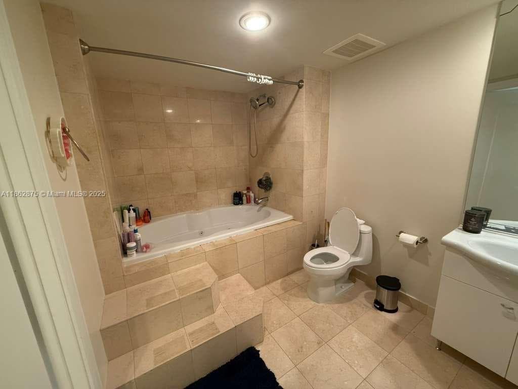 1800 Ocean Dr 1909 photo 10