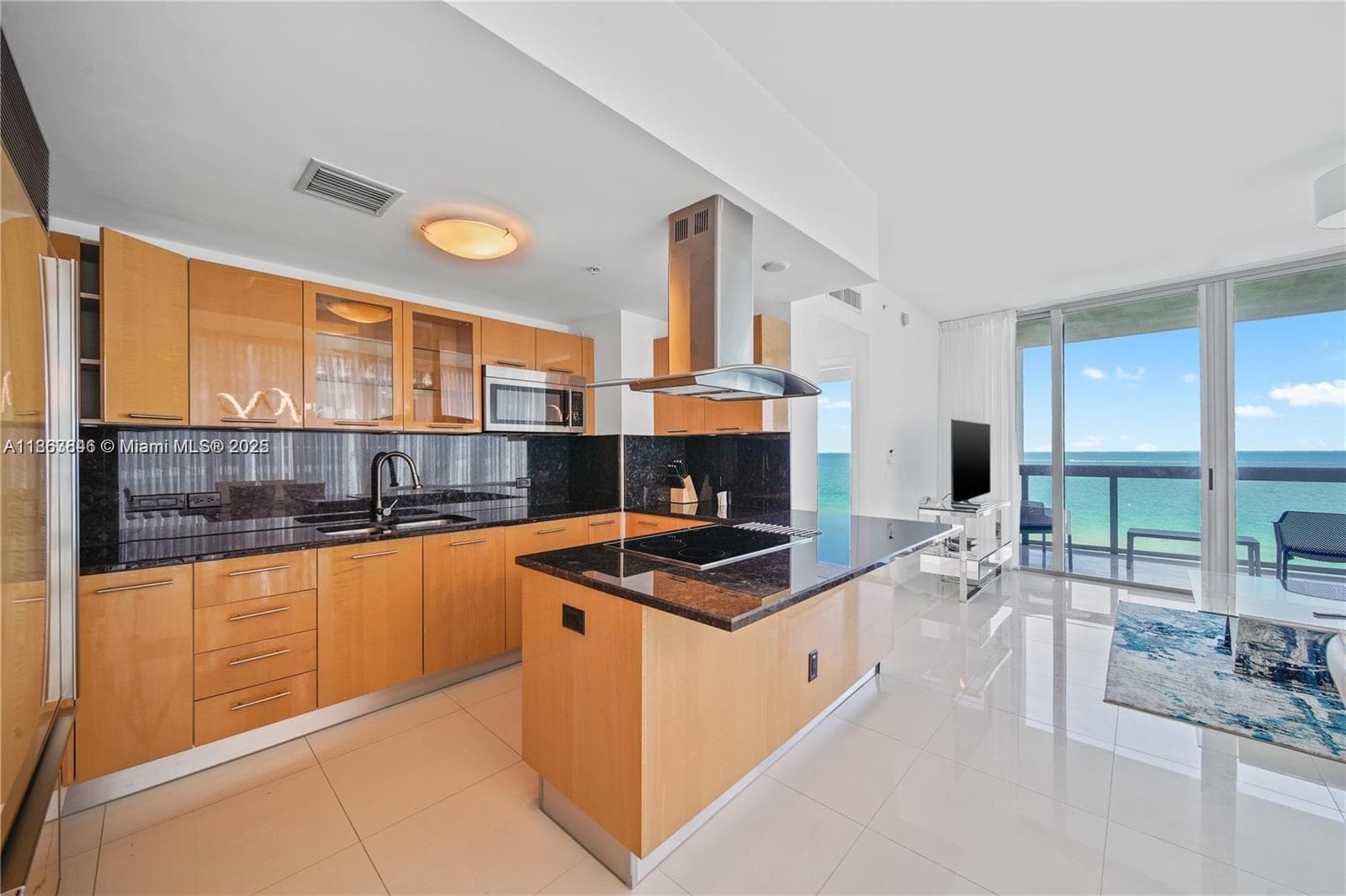 6899 Collins Ave 808 photo 16