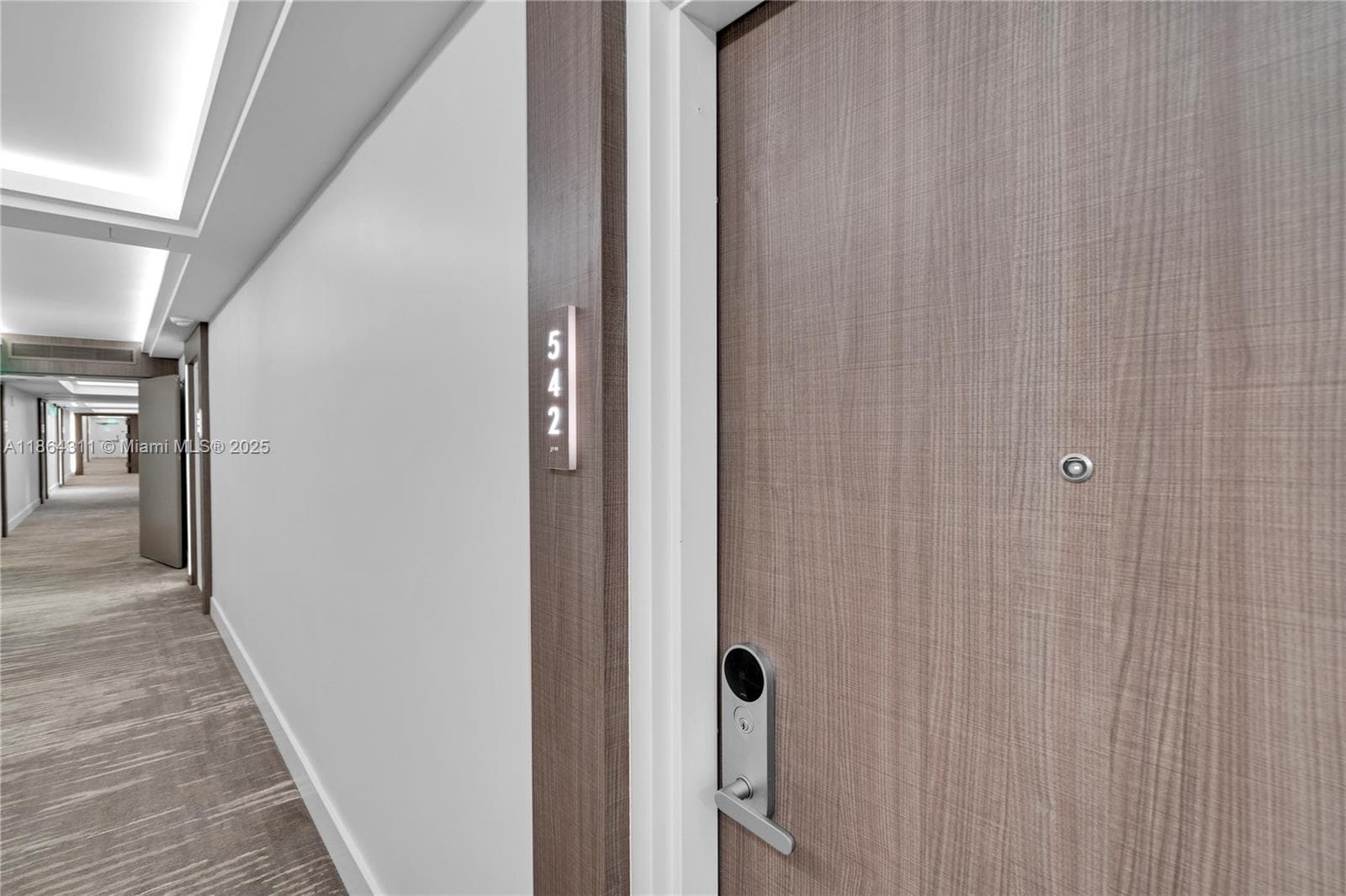 2301 Collins Ave 542 photo 4