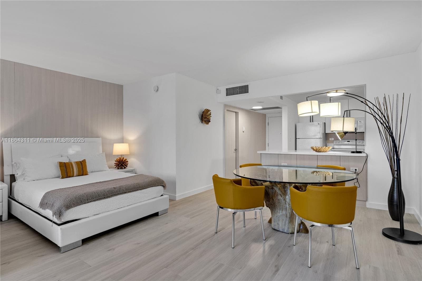 2301 Collins Ave 542 photo 8