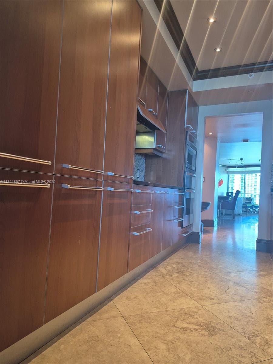 3101 Ocean Dr 2707 photo 6