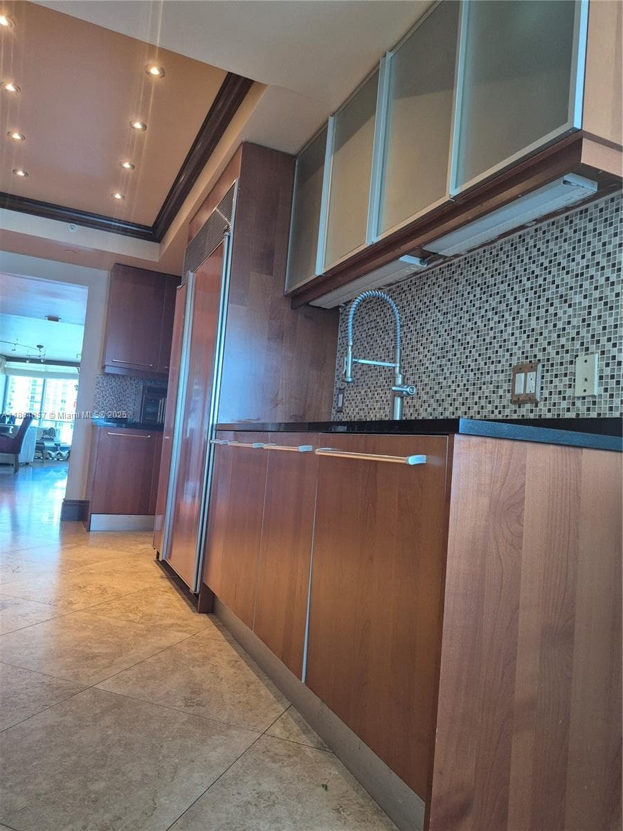 3101 Ocean Dr 2707 photo 7