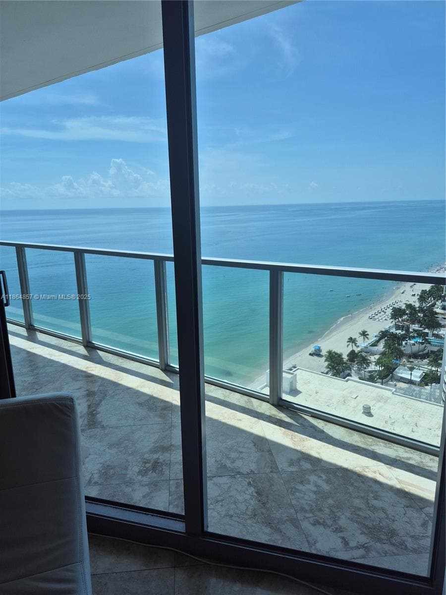 3101 Ocean Dr 2707 photo 25