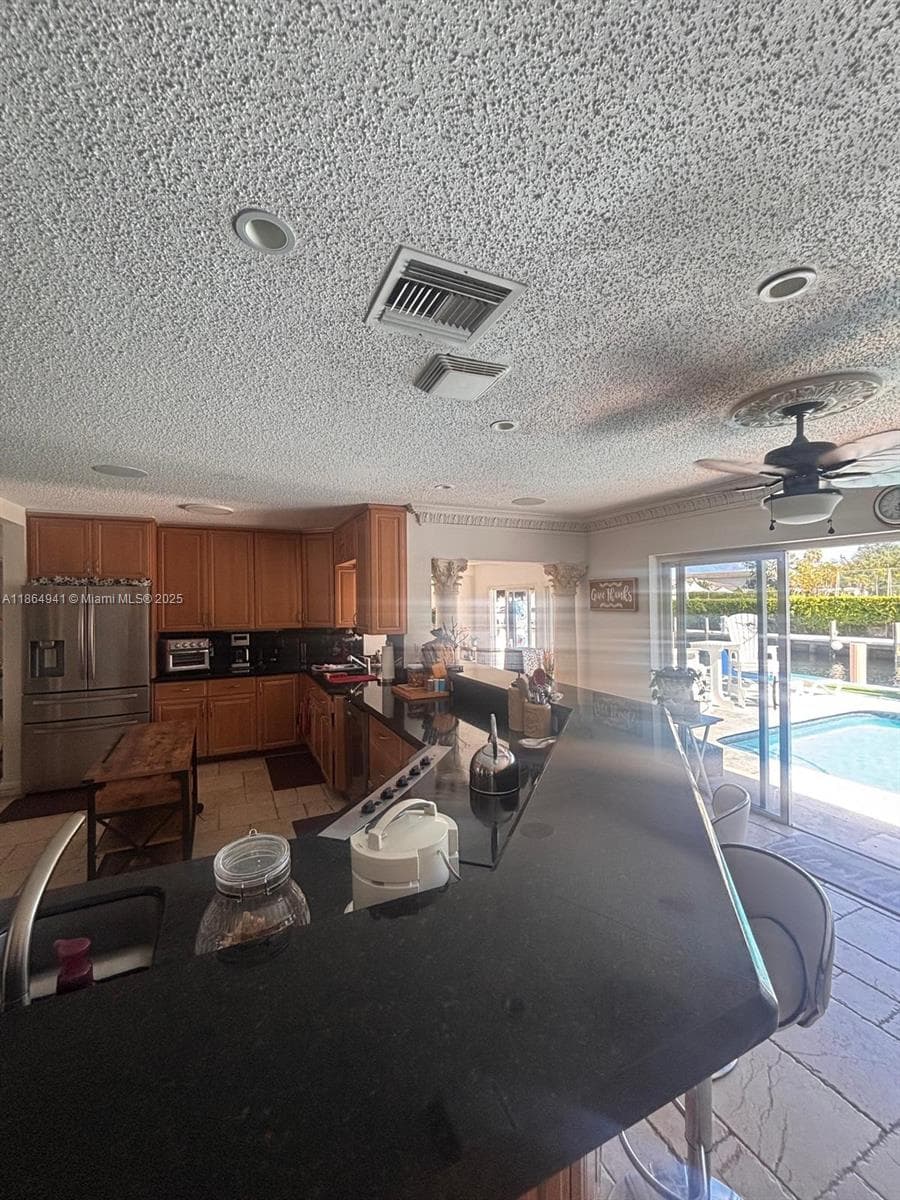4220 NE 27th Ave photo 9