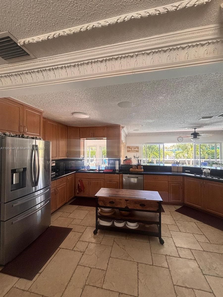 4220 NE 27th Ave photo 8