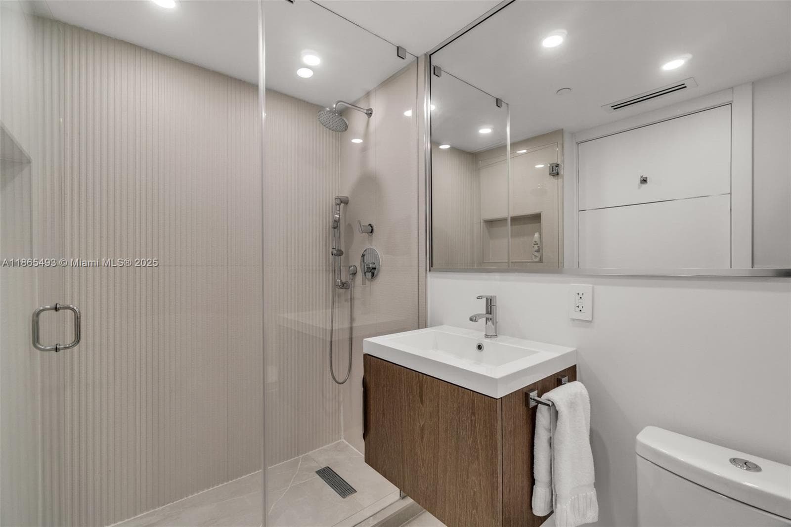 1500 Ocean Drive 1003 photo 23