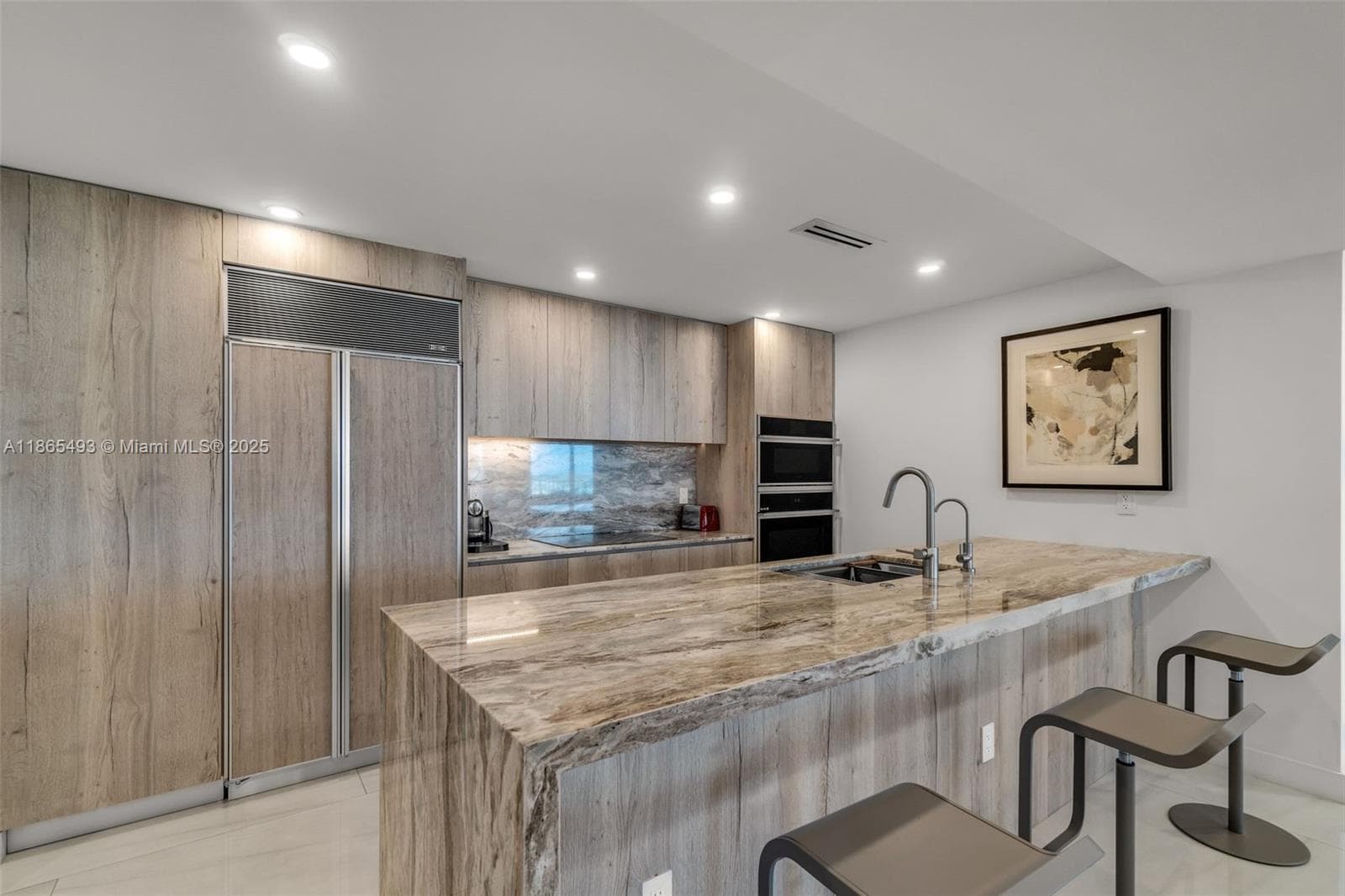 1500 Ocean Drive 1003 photo 6