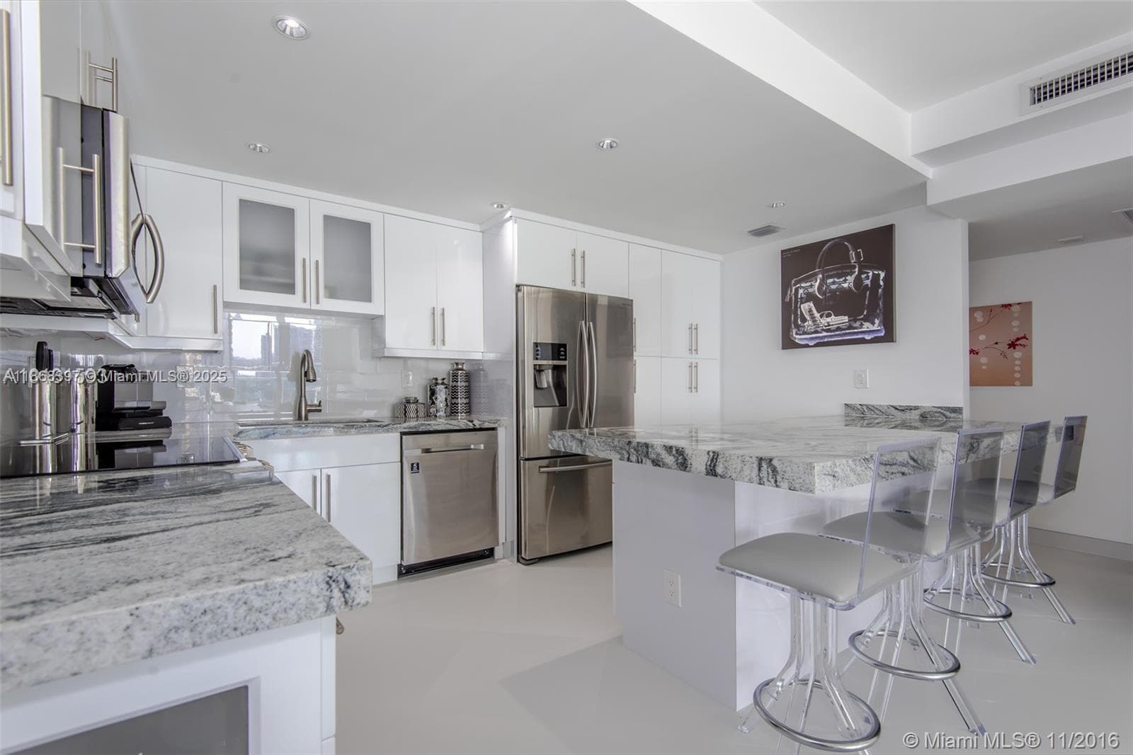 19390 Collins Ave 1121 photo 6