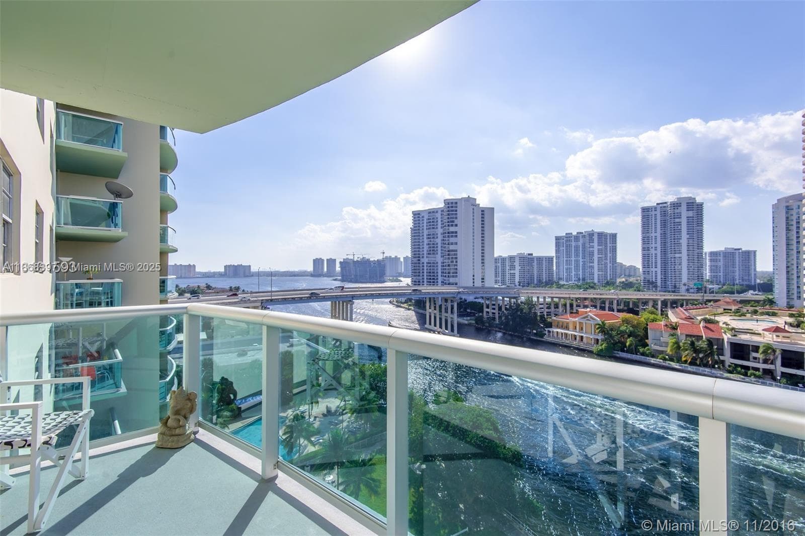 19390 Collins Ave 1121 photo 1