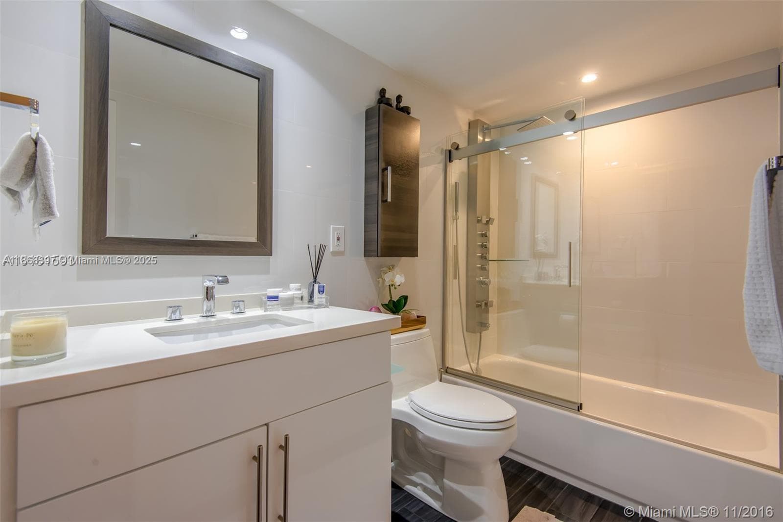 19390 Collins Ave 1121 photo 24