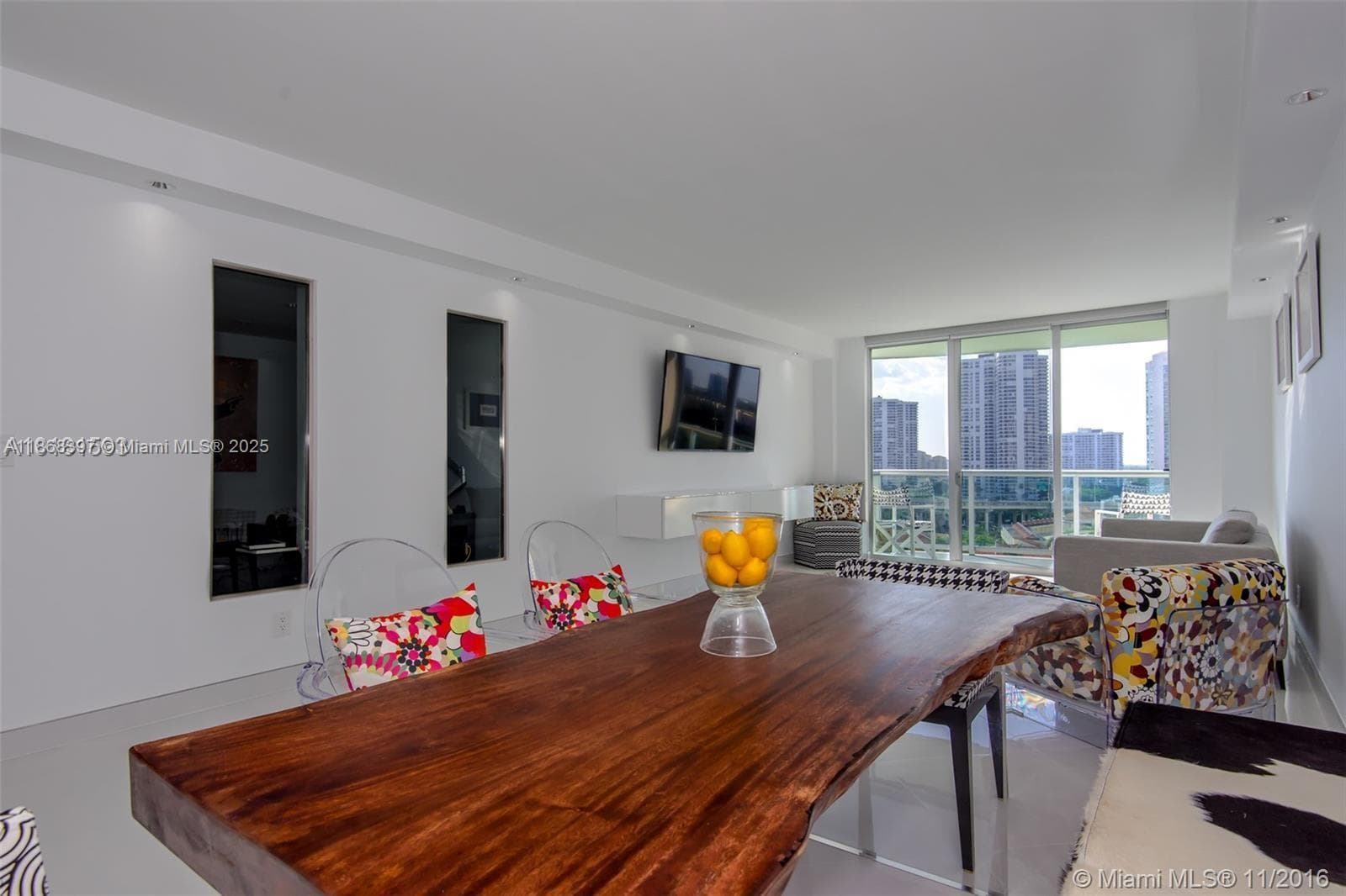 19390 Collins Ave 1121 photo 11