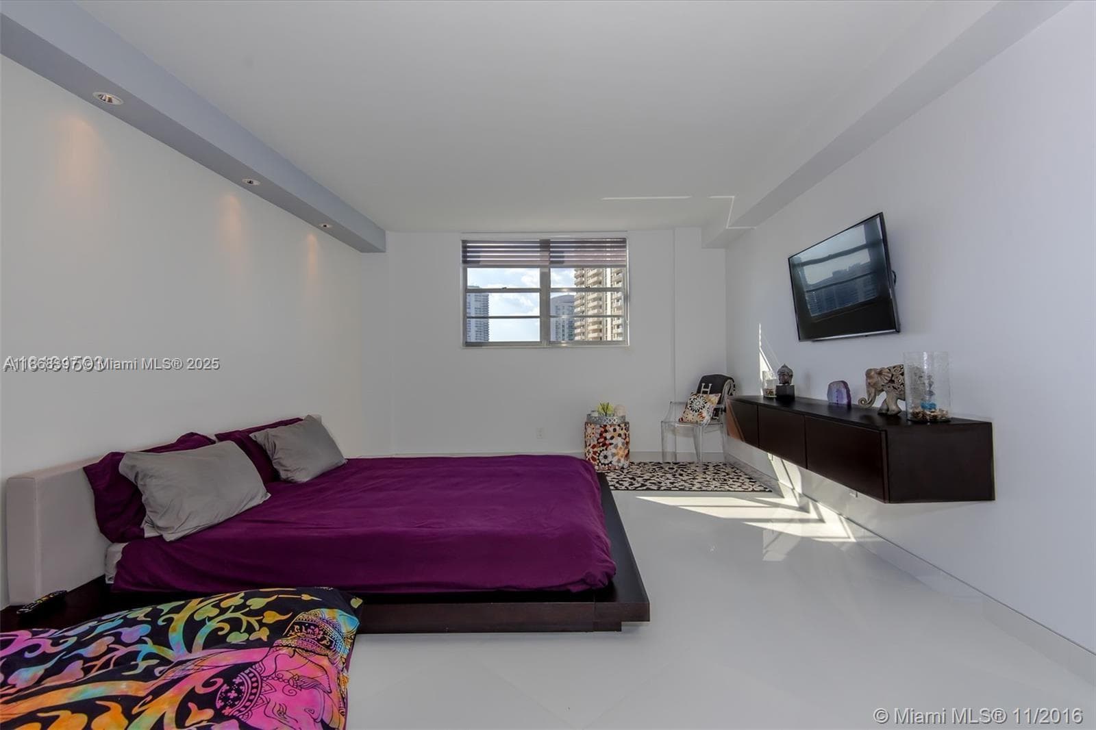 19390 Collins Ave 1121 photo 19