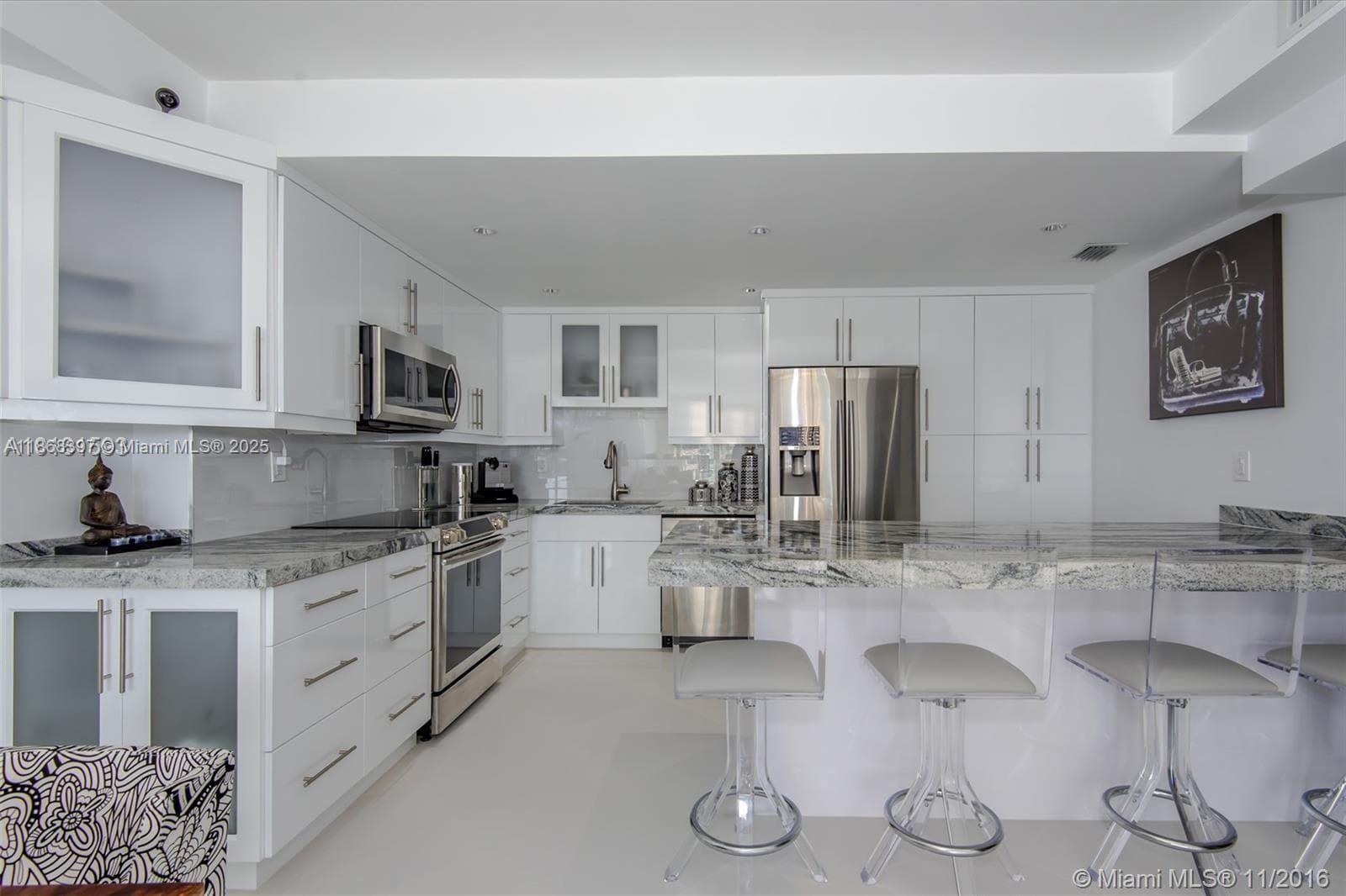 19390 Collins Ave 1121 photo 8