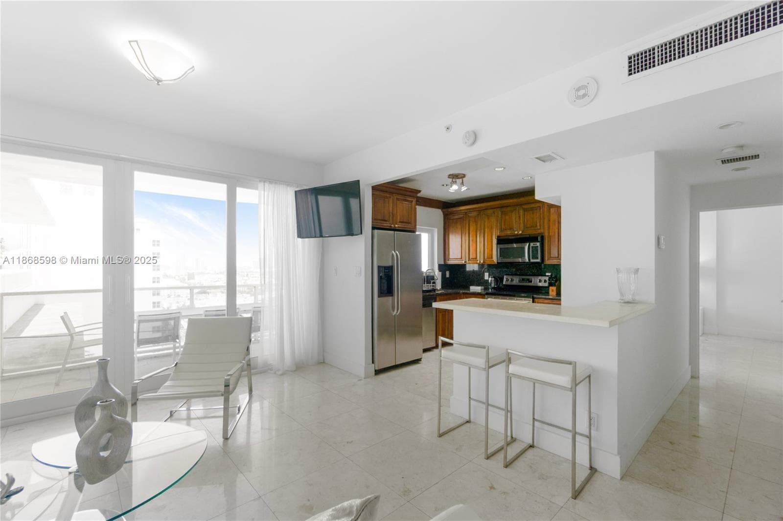 100 Lincoln Rd PH14 photo 6