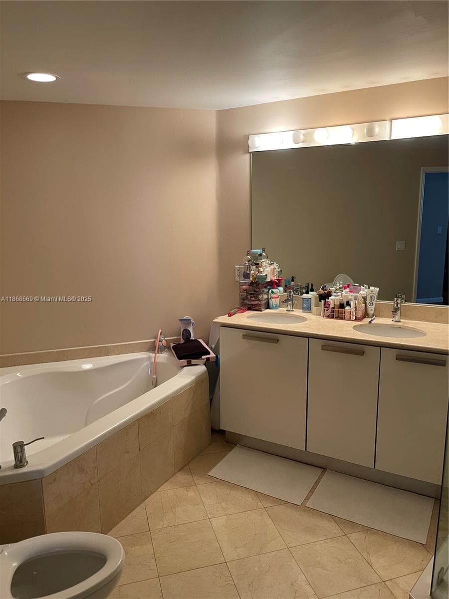 3000 NE 188th St 706 photo 15